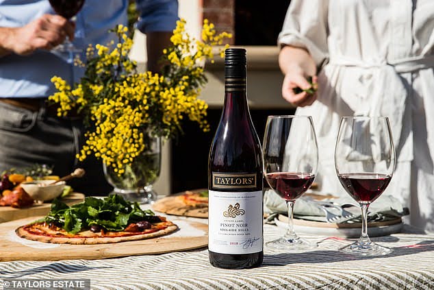 Taylors Estate Pinot Noir – Smooth Elegance in Every Sip