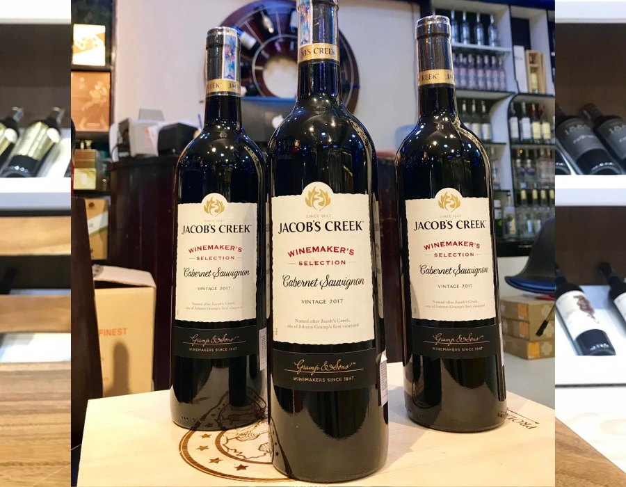 Jacob’s Creek Classic Shiraz Review – Taste, Aroma & Is It Worth Trying?